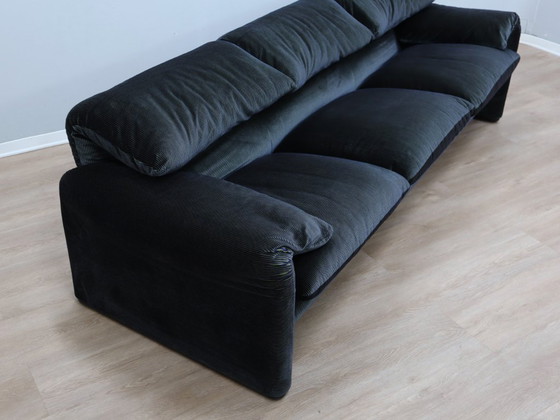 Image 1 of Divano vintage Cassina Maralunga a 3 posti in velluto blu e verde degli anni '80