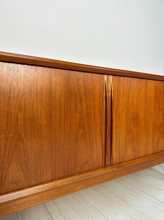 Image 1 of Buffet danois en teck des années 1960 par Bernhard Pedersen & Søn – Crédence vintage avec portes tambour