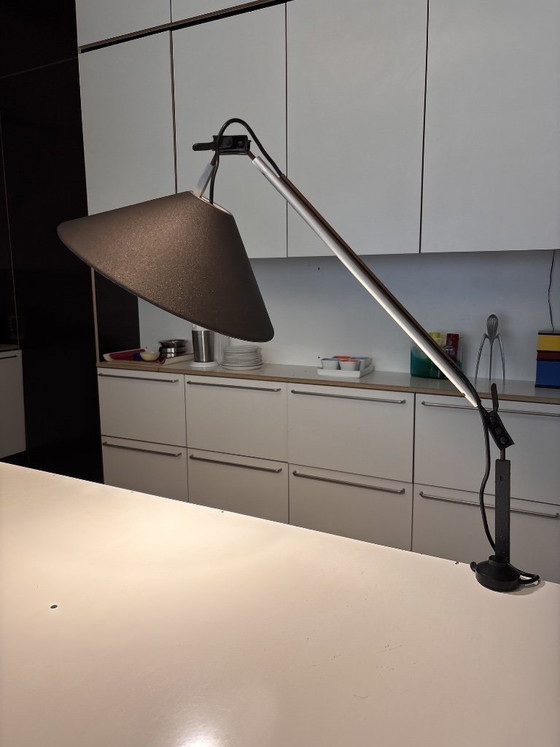 Image 1 of Lampada Aggregato con morsetto Enzo Mari e Giancarlo Fassina per Artemide 1974 Metallo plastica grigia Vintage