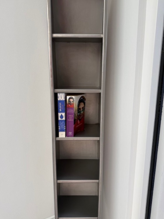 Image 1 of Spezieller Edelstahlschrank, entworfen vom bildenden Künstler Pi Backus