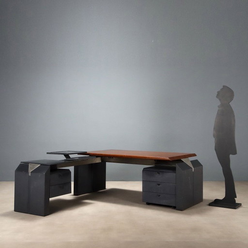 Groot hoekbureau uit de jaren 80-90