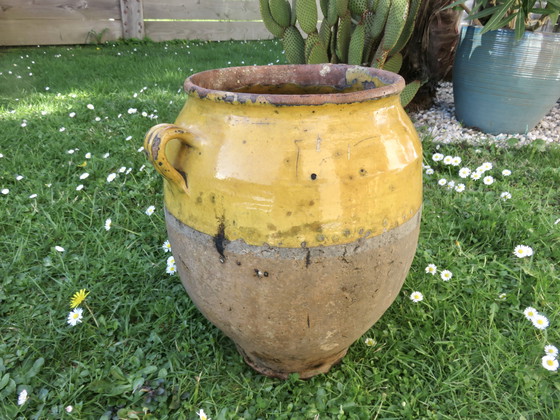 Image 1 of Antieke gele geglazuurde terracotta pot À confit