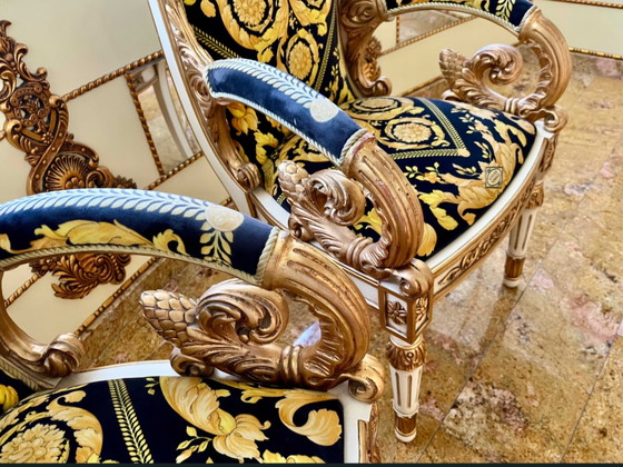 Originele Gianni Versace Home fauteuilset: 2 stoelen + design bijzettafel – Cotton, Wood (photo 4 of 15)
