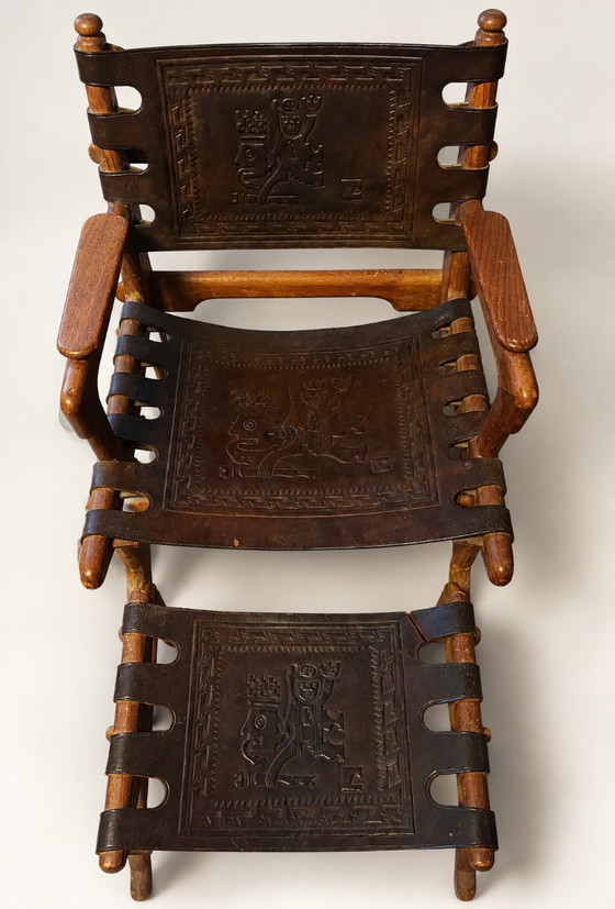 Ángel Isaac Pazmiño rocking chair with stool - Ecuador – Wood, Leather (photo 2 of 5)