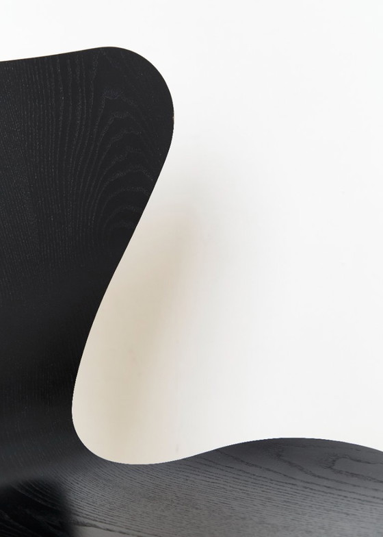Image 1 of Arne Jacobsen Stuhl 3107 per Fritz Hansen