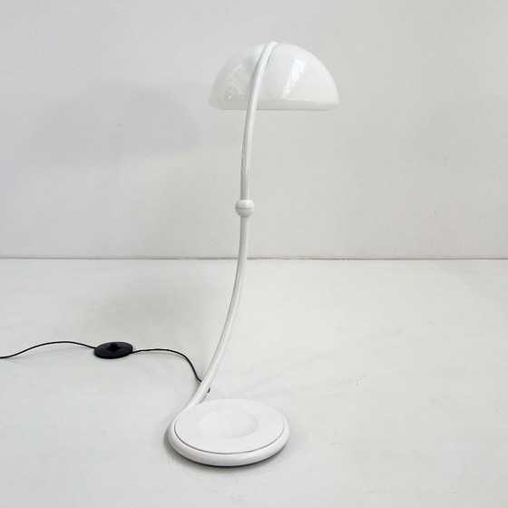 Image 1 of Witte Serpente vloerlamp van Elio Martinelli voor Martinelli Luce, jaren 70