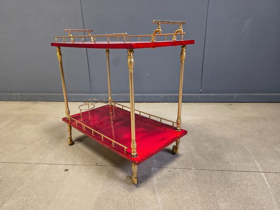 Image 1 of Rare chariot de service italien en cuir de chèvre laqué et parchemin, signé Aldo Tura, années 1960