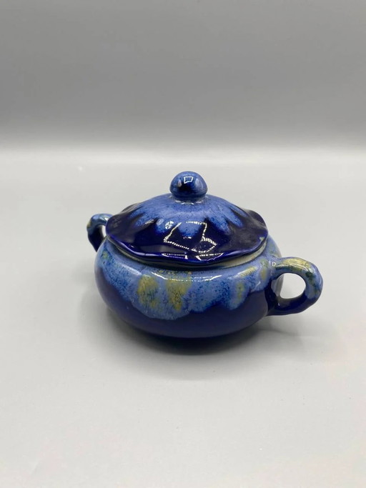 Cobalt blue ceramic decorative pot, Saint-Genis-Laval souvenir, golden inscription – servies