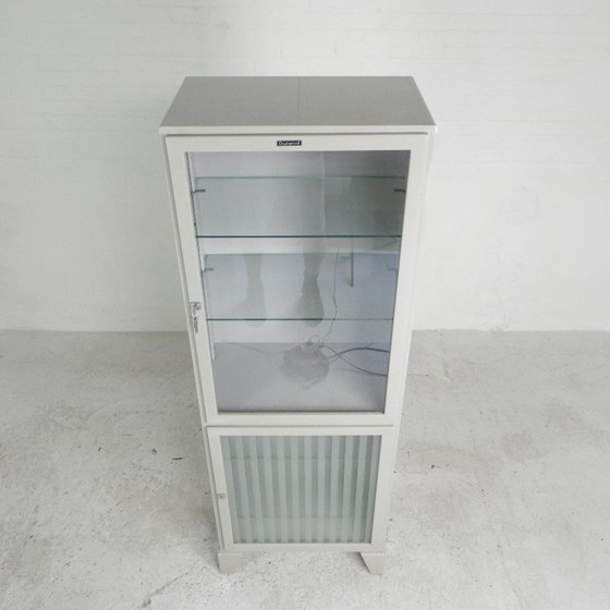 Image 1 of Armadietto medico in acciaio, Oostwoud, anni '60