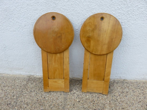 Een paar opklapbare krukjes van Roger Tallon, Sentou-editie, Frankrijk, 1980. – Wood (photo 12 of 14)