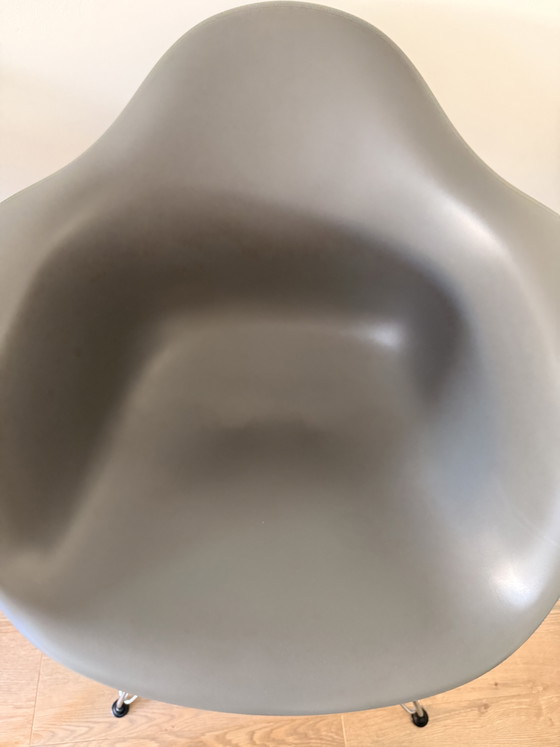4x Vitra DAR Stuhl – Esszimmerstühle, Metal, Plastic (photo 6 of 9)