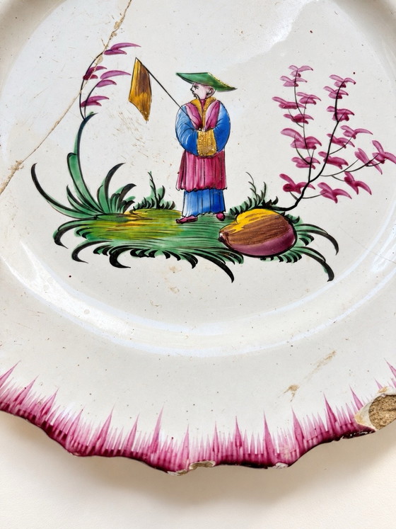 Les Islettes Teller im Chinoiserie-Stil, 18.-19. Jahrhundert, Tischdekoration, Keramik, Mehrfarbig (Foto 6 von 8)