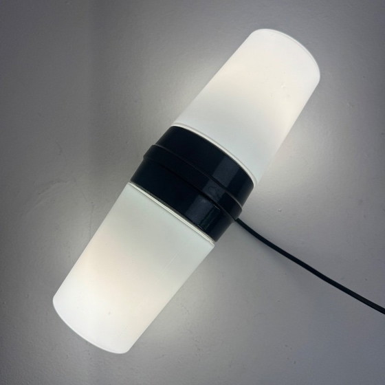 Image 1 of Antieke grote Scandinavische opalen wandlamp "IFÖ"