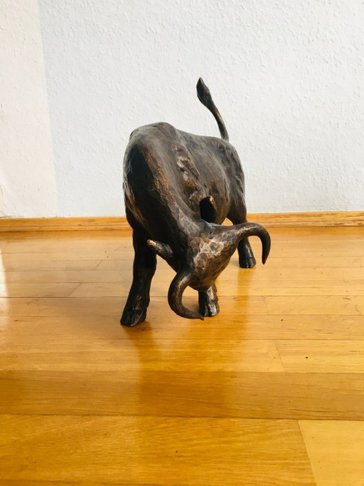 Bronze Stier von Ladislav Hlina (Böhmen 1947)