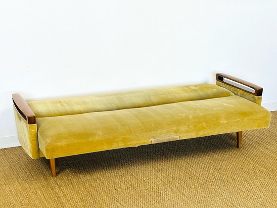 Image 1 of Canapé convertible et fauteuil vintage scandinave en teck et velours, 1960, Set de 2