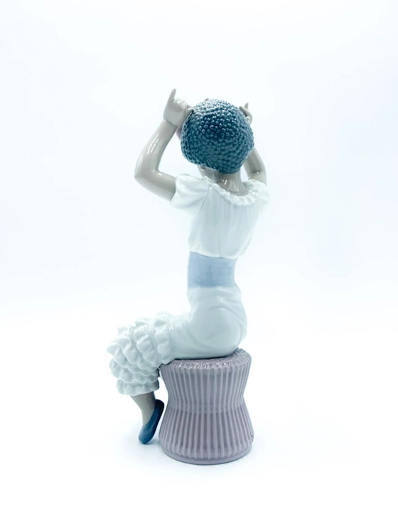 1980s Lladró Ceramic Lady Sculpture (photo 6 of 7)