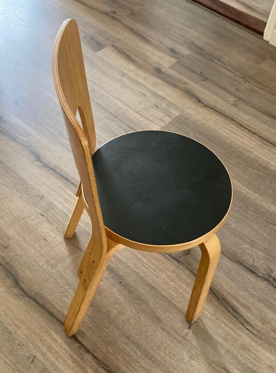 Image 1 of Table de salle à manger Alvar Aalto avec 4 canapés