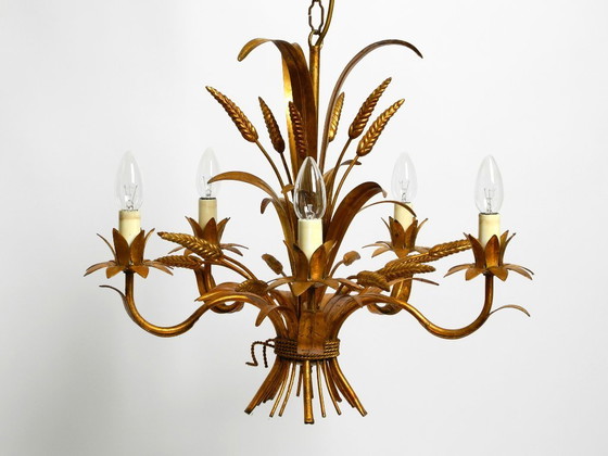 Image 1 of Preciosa lámpara de araña alta de metal dorado de cinco brazos de la década de 1970 de Hans Kögl