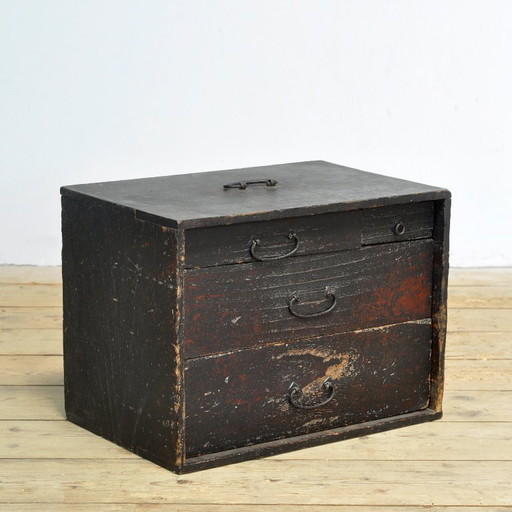 Small Japanese chest of drawers, circa 1900