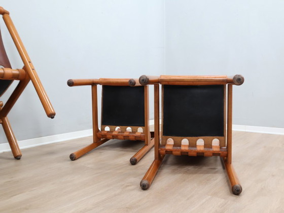 Image 1 of Juego de 4 sillas Ilmari Tapiovaara para La Permanente, de nogal y cuero, de la década de 1960.