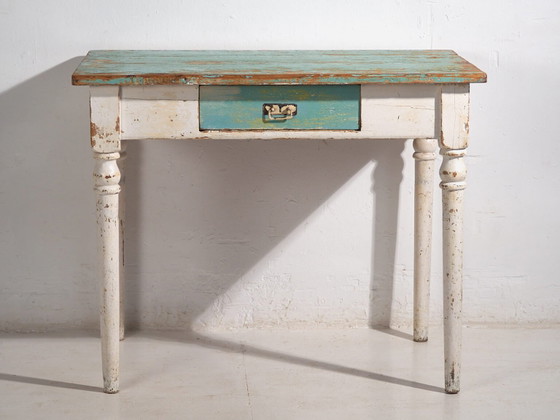 Antiker Beistelltisch mit türkisgrüner Patina (ca. 1920) #7 – Beistelltische (photo 14 of 16)
