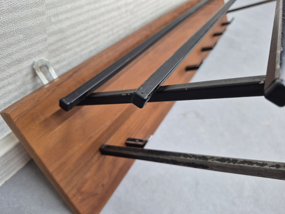 Appendiabiti da parete vintage. In teak con dettagli in metallo, anni '60. – Wood (photo 8 of 11)