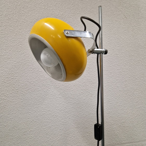 Image 1 of Vintage vloerlamp gele vloerlamp jaren 60 jaren 70