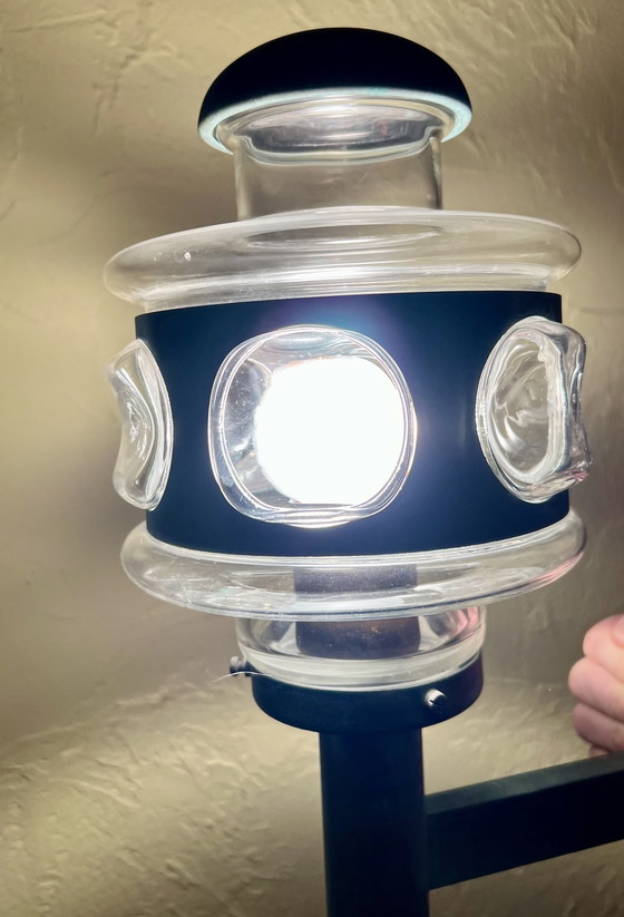 Image 1 of Esclusiva applique di metà secolo in ottone e vetro (ca. anni '70)