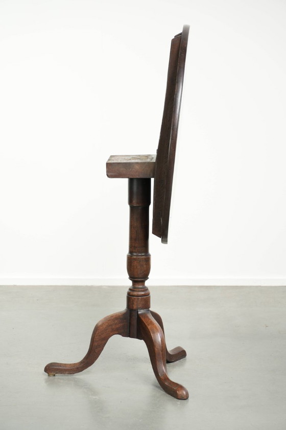 Luxurious antique 18th-century English tilttop/ side table with beautiful colors – Wood (photo 2 of 10)
