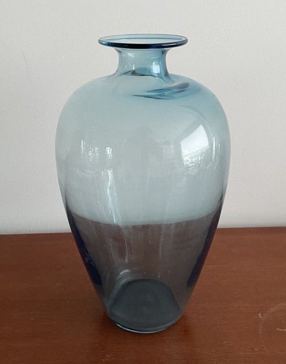 Image 1 of Vaso vintage in vetro azzurro
