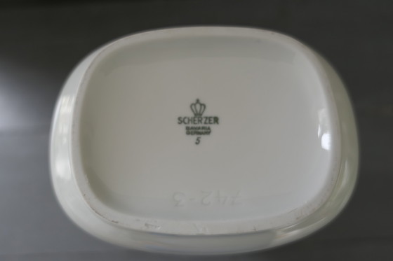 Image 1 of Vaso vintage Scherzer in porcellana con gigli di arum