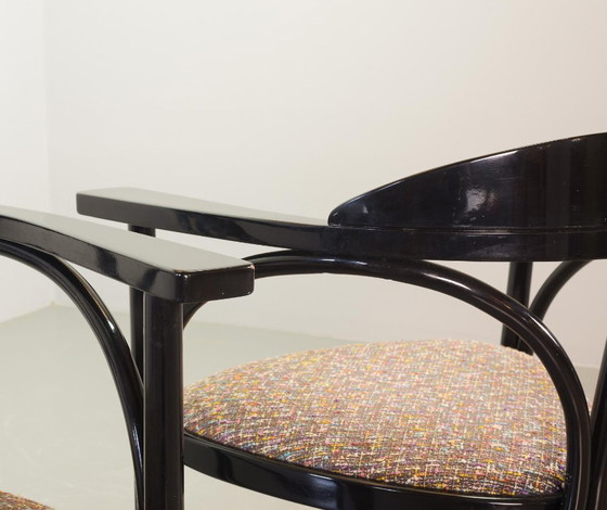 Juego de 4 sillas de comedor triangulares Thonet de diseño de mediados de siglo (modelo 87) lacadas en (photo 11 of 24)