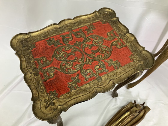 Image 1 of Ensemble vintage de 2 tables d'appoint florentines italiennes