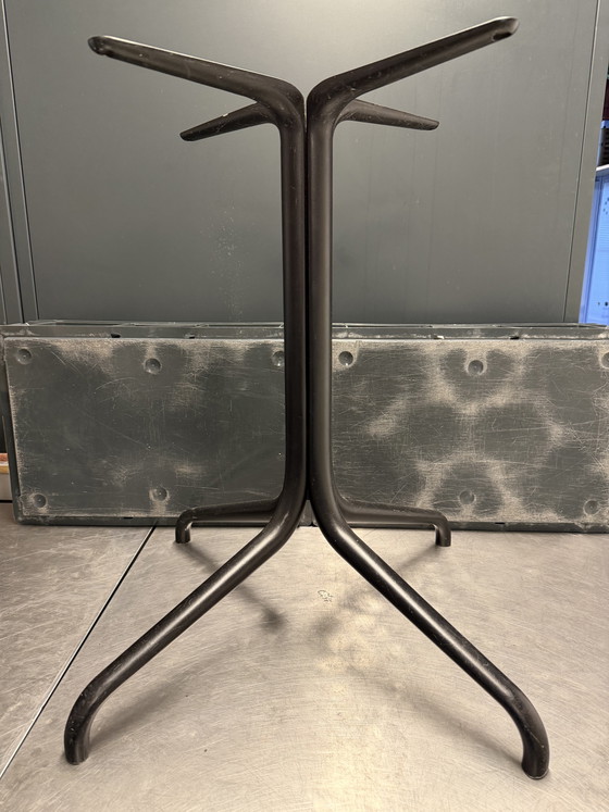 Vitra Belleville Bistro Table Base - Bouroullec - Original (Max 23 Pieces) – Dining tables, Aluminium (photo 2 of 5)