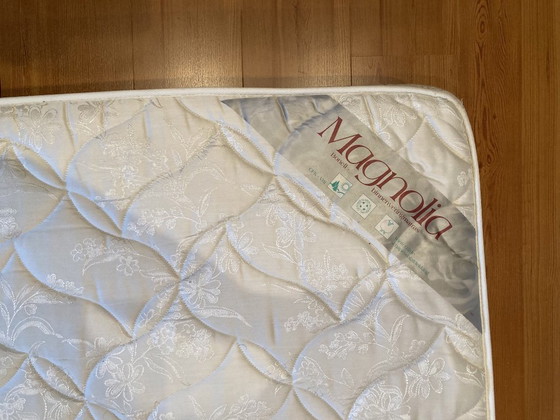 Image 1 of Dos colchones con sistema de muelles interiores Bonell