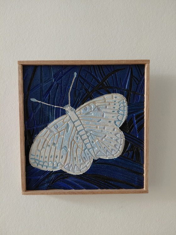 Image 1 of "Silvermoon in Grass" Gallery Suncorner