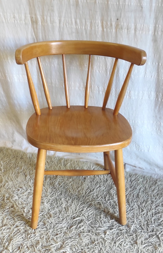 Image 1 of Chaise à barreaux style scandinave en bois massif - mid.XXeme