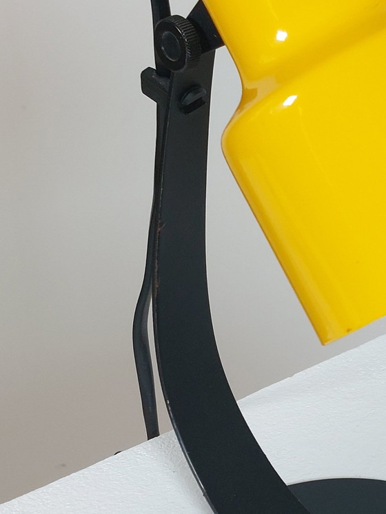 Image 1 of Paar minimalistische gele vintage nachtkastjes