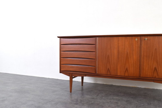 Image 1 of Teak-Sideboard aus der Mitte des 20. Jahrhunderts von Frederik Kayser, 1960er Jahre.