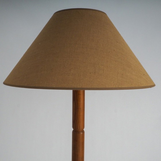 Image 1 of Lampadaire en bois style milieu du siècle