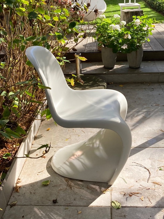 Vitra Panton Chair Esszimmerstühle, weißer Kunststoff, Design (Foto 4 von 6)