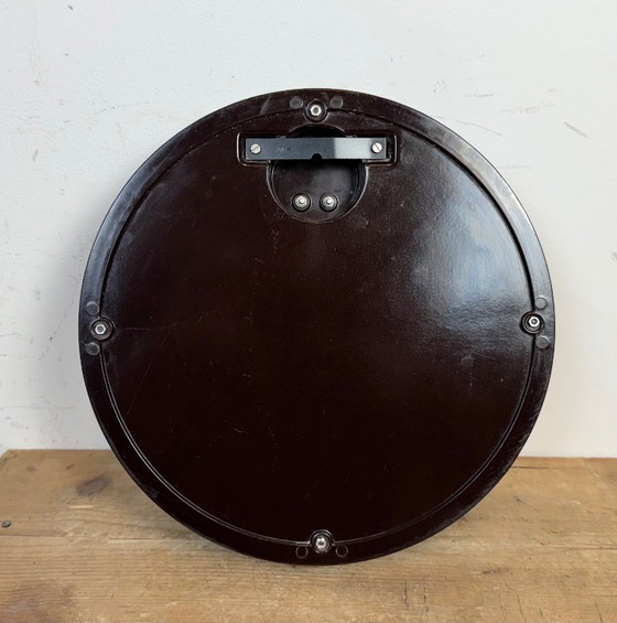 Image 1 of Industriële bakelieten fabriekswandklok van Pragotron, jaren 60