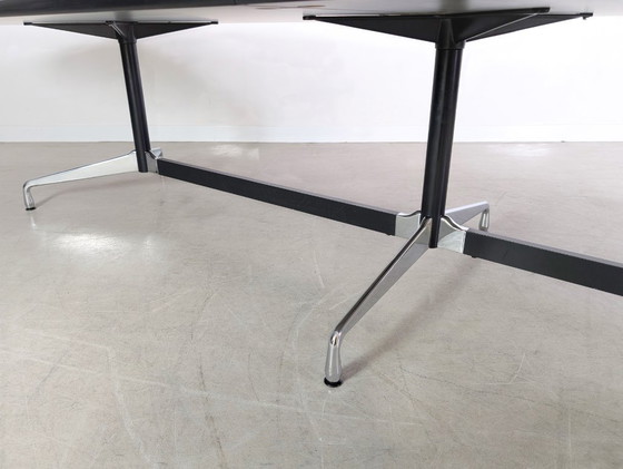 Image 1 of Mesa de conferencias Vitra, mesa segmentada, mesa de comedor Charles & Ray Eames