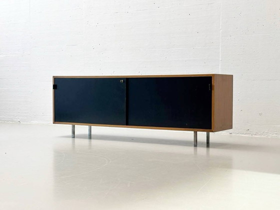 Image 1 of Sideboard aus Walnussholz von Knoll International, 1960er Jahre