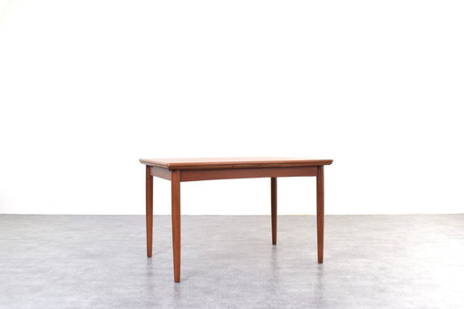 Table de salle à manger extensible en teck danois, style milieu du XXe siècle, années 1960.