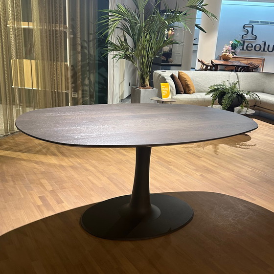 Image 1 of Leolux Columna dining table - 165x110