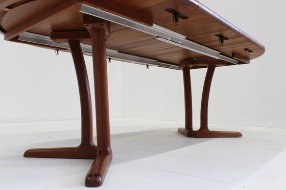 Image 1 of Tavolo da pranzo rotondo allungabile vintage Dyrlund in teak massello, stile danese.