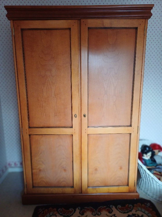 Vintage/moderne slaapkamer, massieve notelaar, bed 1,40m, 1 nachtkast, 1 kast 2 deuren – Eenpersoonsbedden (photo 3 of 5)