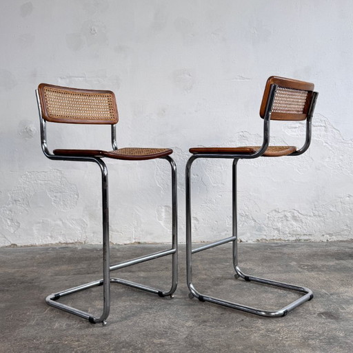 Paar Marcel Breuer „Cesca“-Barhocker mit freitragender Konstruktion, 1980