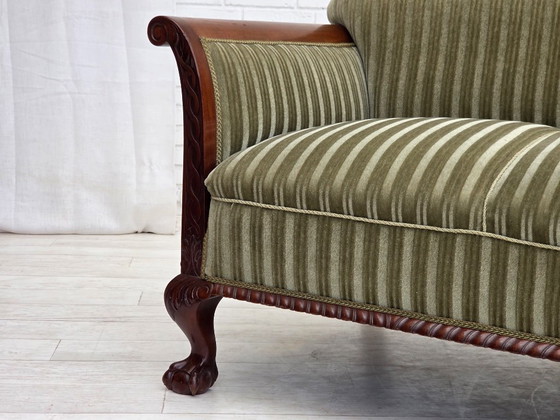 Image 1 of Deense driezitsbank uit de jaren 50, groene meubelvelours, teakhout.